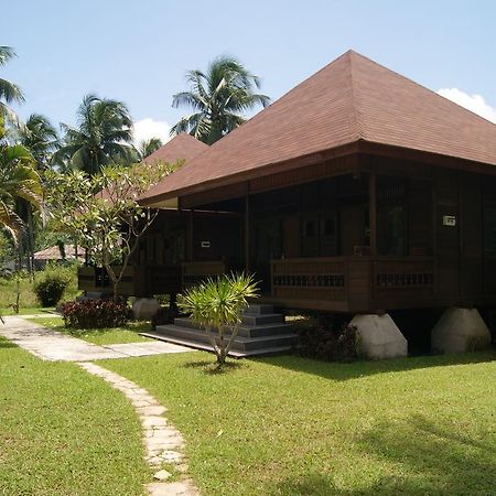 Nusantara Diving Centre Resort & Spa Manado Exterior foto