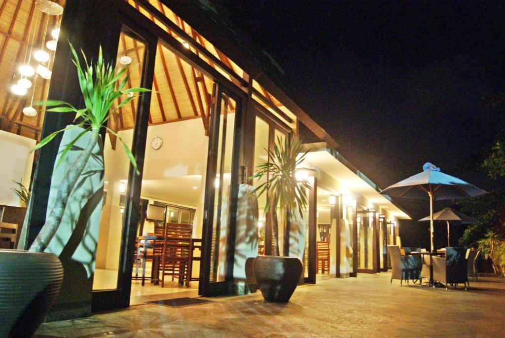 Nusantara Diving Centre Resort & Spa Manado Exterior foto